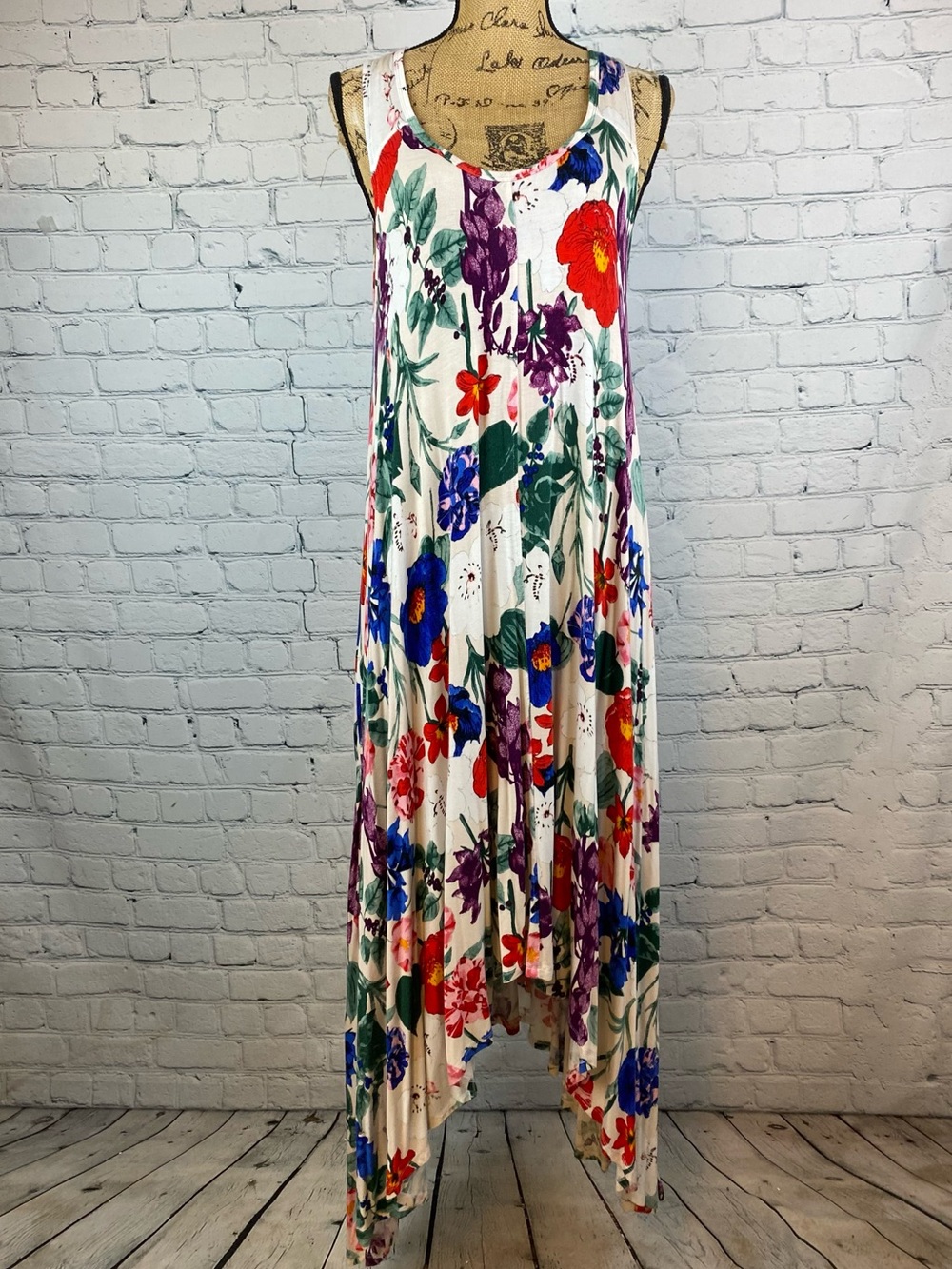 Chelsea & Theodore Vibrant Floral Print Sharkbite Hem Maxi